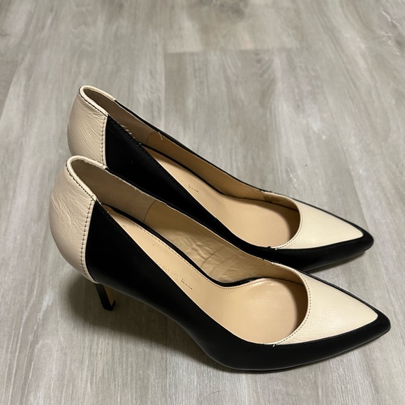 Banana Republic Leather Heels - Picture 2 of 5
